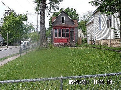 1st image of 233 Humboldt Ave N