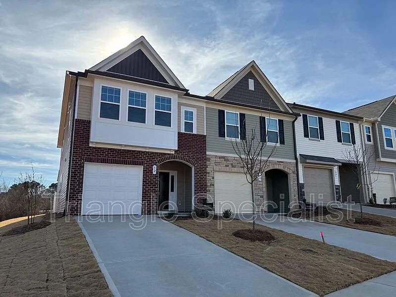 52 Lavender Ln