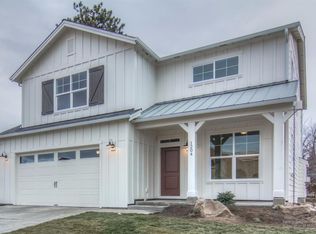 1204 NE Hoover Loop, Bend, OR 97701