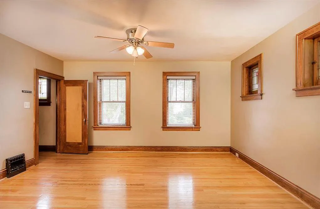 2 bed, 1200 sqft, $1,600 — Photo 3