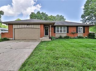 906 SW 8th St, Lees Summit, MO 64081