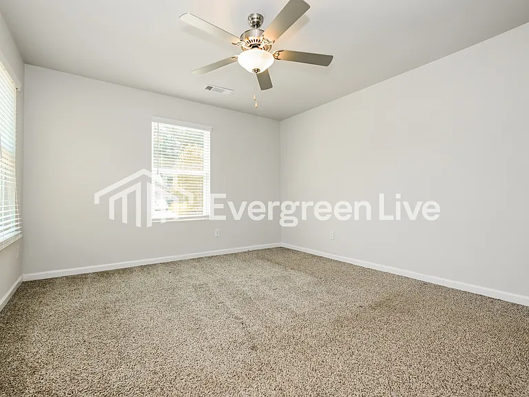 621 Stevens Pl — Photo 5