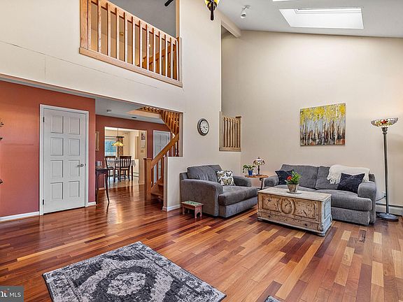 4th image of 115 Freedom Valley Cir