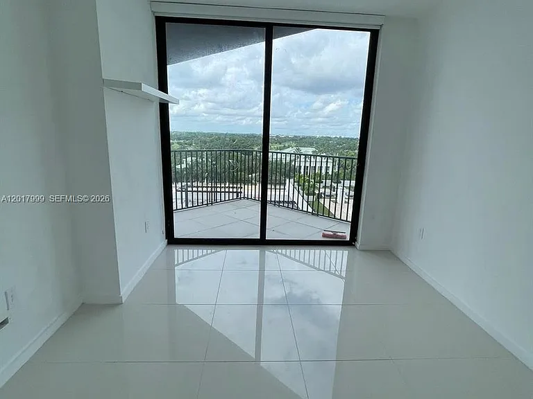 5300 Paseo Dr #604 — Photo 19