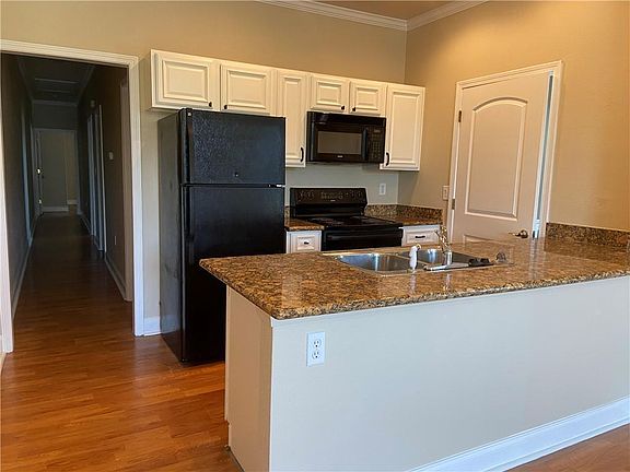 3rd image of 6934 Pontchartrain Blvd