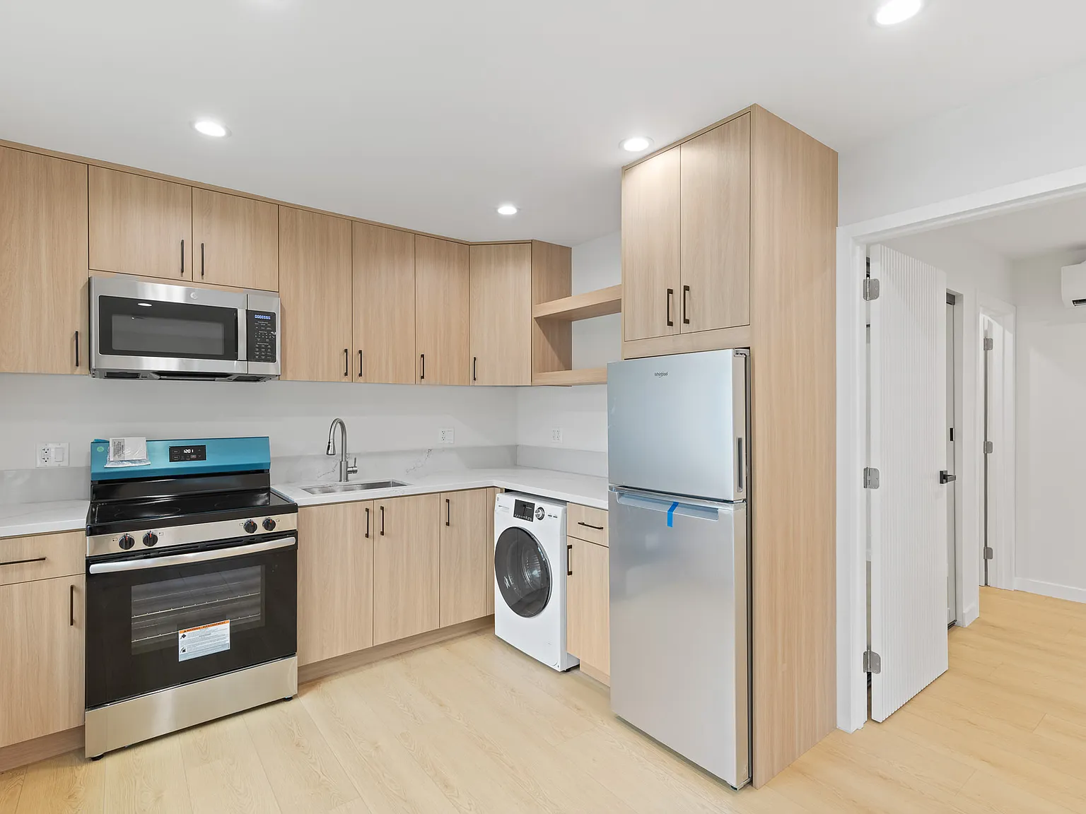 1 bed, 400 sqft, $2,295 — Photo 3