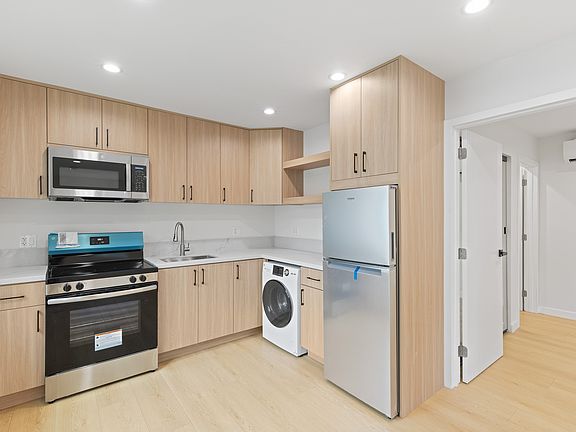 3rd image of 22609 1/2 Mariano St