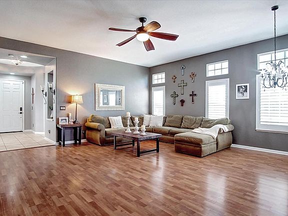 4th image of 1820 Morning Glory Dr
