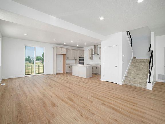 4th image of 228 W Waterstone Cir #10