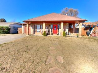 817 NW 7th St, Moore, OK 73160