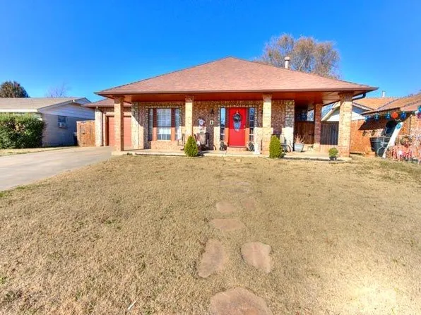 817 NW 7th St, Moore, OK 73160