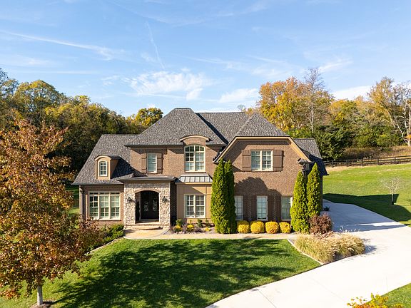 2nd image of 9612 Amalfi Ct