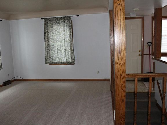 4th image of 421 24th Ave N