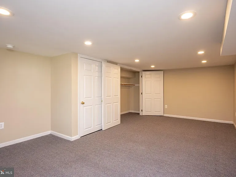 2104 Steuben Way — Photo 13