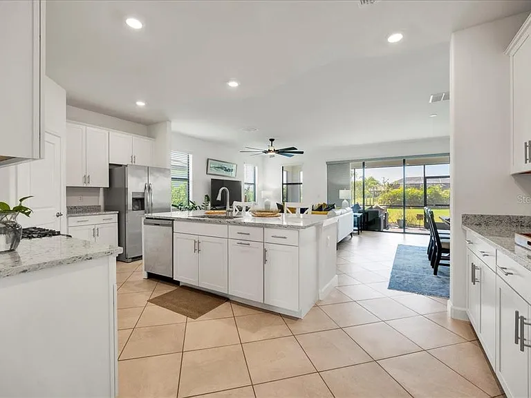 5161 Coral Reef Way — Photo 21
