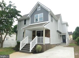 25 Walnut Ave, Berwyn, PA 19312