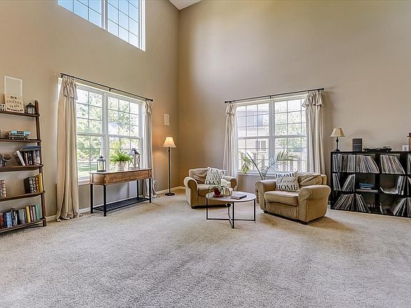 4th image of 25117 Bicentennial Ct