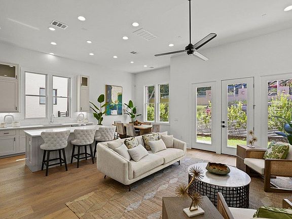 2nd image of 1719 Spyglass Dr #16