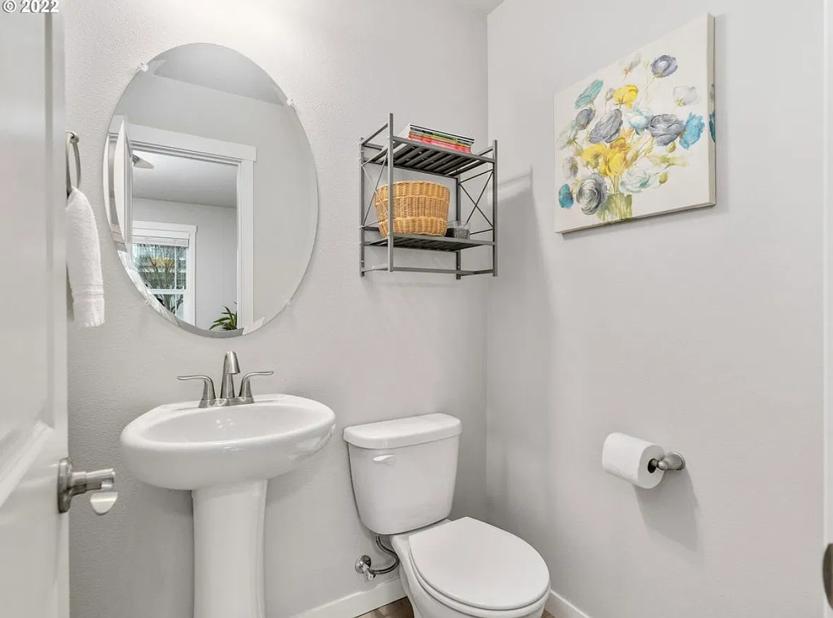 2 bed, 2.5 bath, 1371 sqft, $2,350 — Photo 4