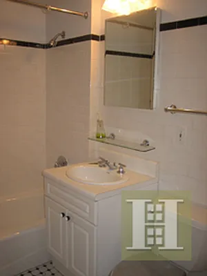 Rented by Halstead Real Estate | media 27