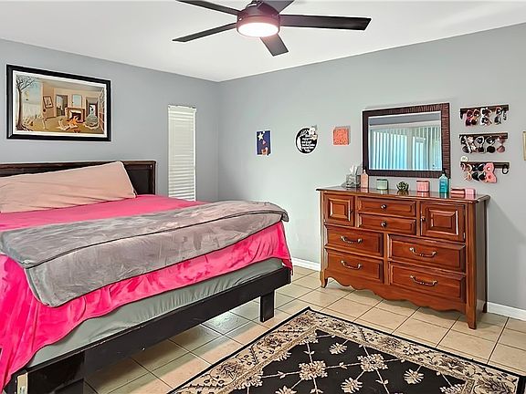 5th image of 17565 Phlox Dr