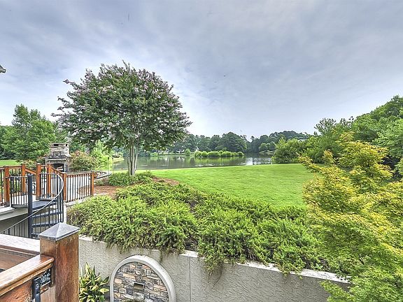 4th image of 1693 Farrow Dr