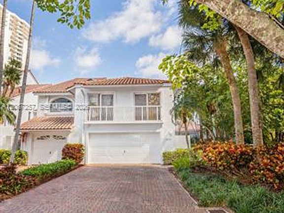 5th image of 20935 NE 37th Ct #Townhouse 20935