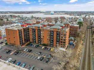 60 Rantoul St APT 414, Beverly, MA 01915