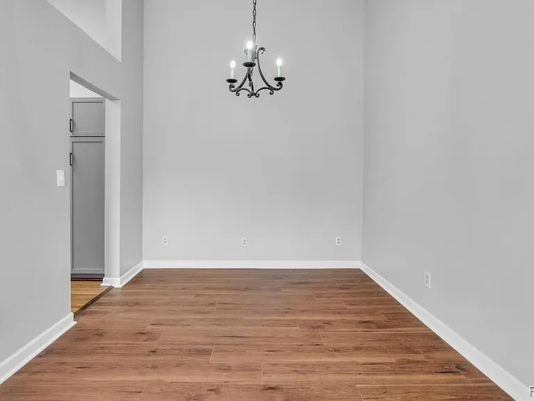 1921 Vine Way Dr #35 — Photo 8