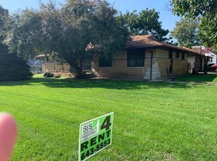 4417 N University St #B, Peoria, IL 61614