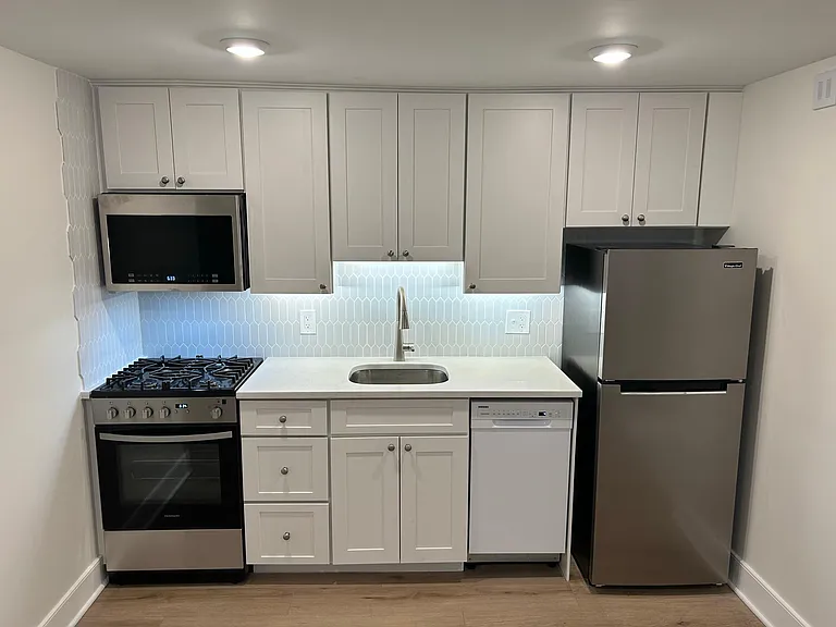 336 Channing St NE #B — Photo 3