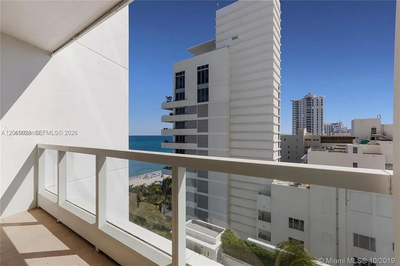 Fontainebleau Iii Ocean C — Photo 1