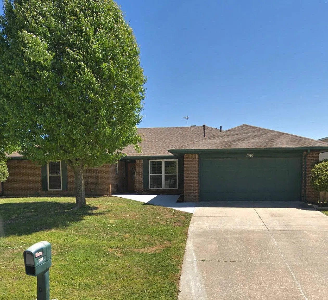 1310 Willow Brook St — Photo 1