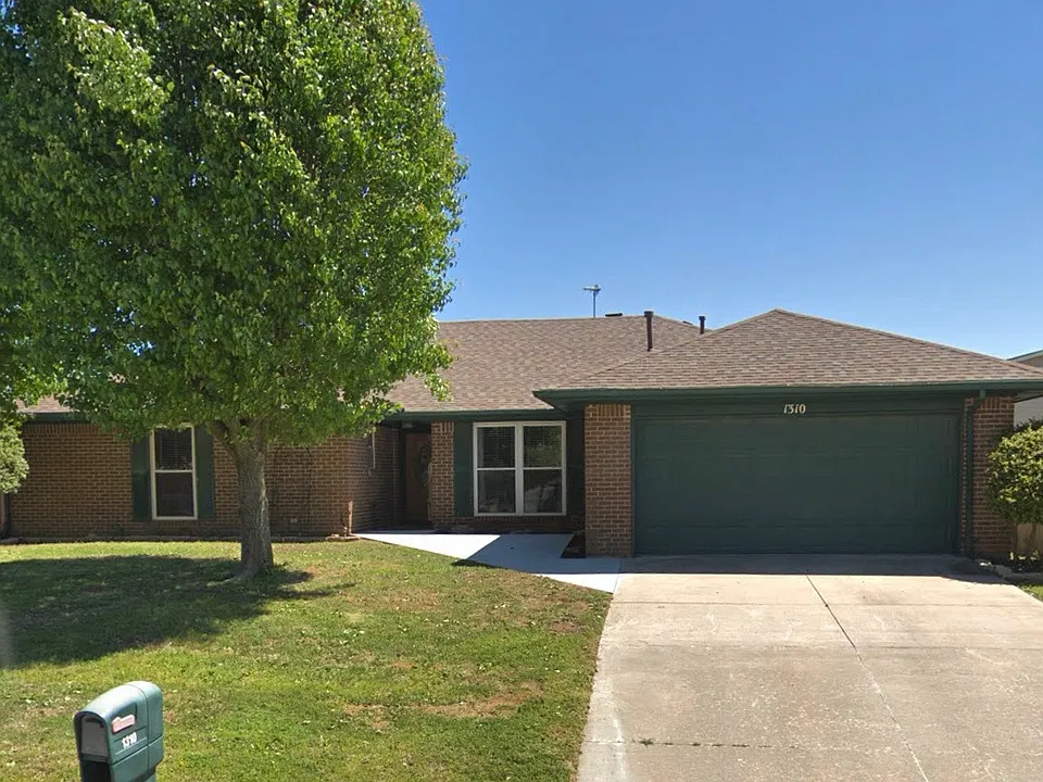 1310 Willow Brook St