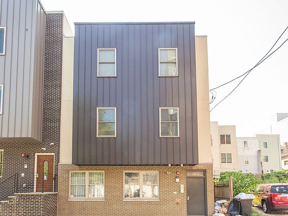 5th image of 1310 N Carlisle St #2R