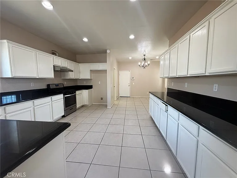 6569 Gladiola St — Photo 10