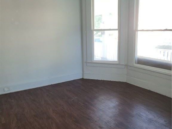 5th image of 2105 W 93rd St