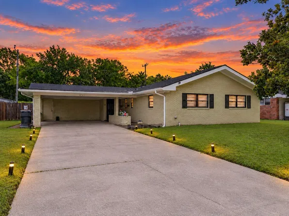 1751 Bayou Dr, Shreveport, LA 71105