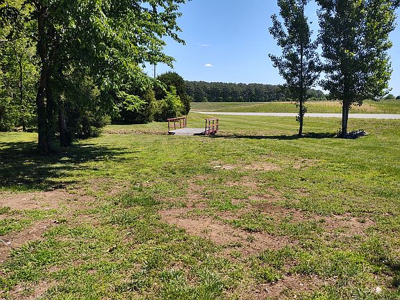 5th image of 1045 Ozark Rd