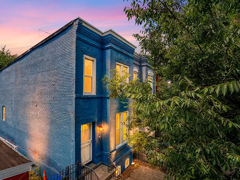 1102 Trinidad Ave NE — Photo 2