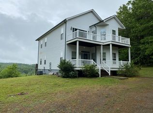 902 Double Bridges Dr, Fancy Gap, VA 24328