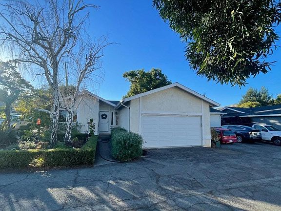 2nd image of 32 Mendocino Ln