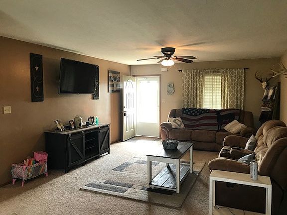 4th image of 345 Climer Ln