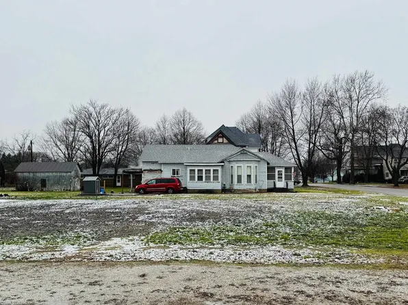 308 N 2nd St, Kentland, IN 47951