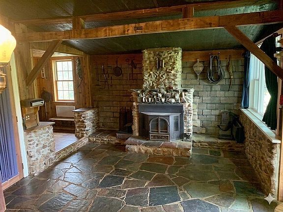 5th image of 1515 Odell Rd
