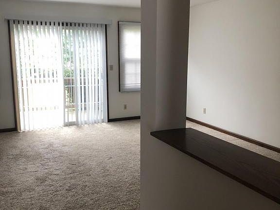 4th image of 400A Clendenin St