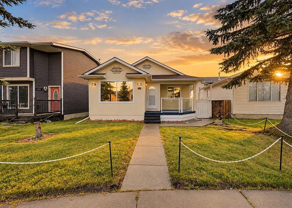 1st image of 228 S Taradale Close NE