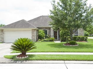 8320 Preston Dr, Pearland, TX 77584