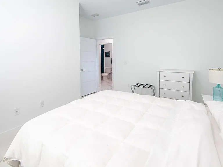 152 Avenue D — Photo 35