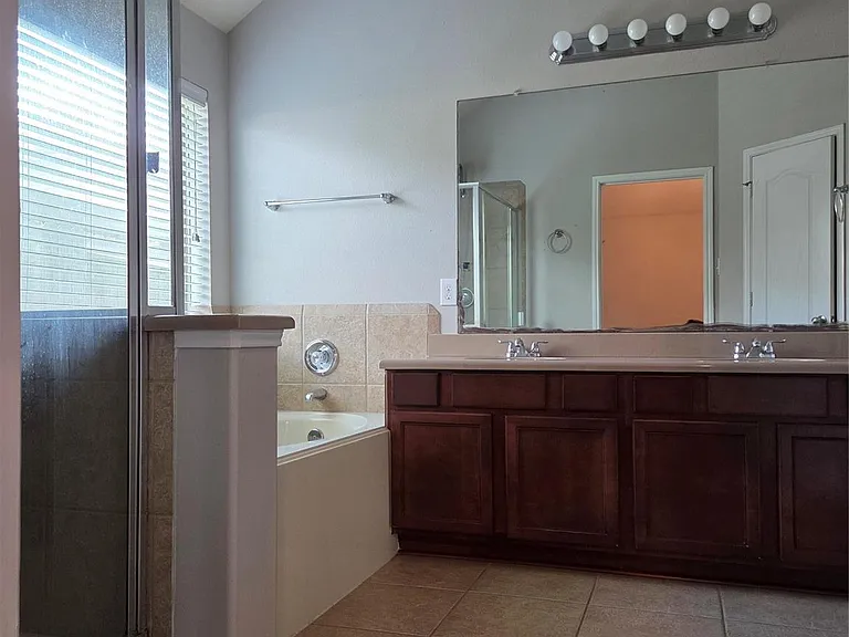 219 Golden Grain Dr — Photo 13